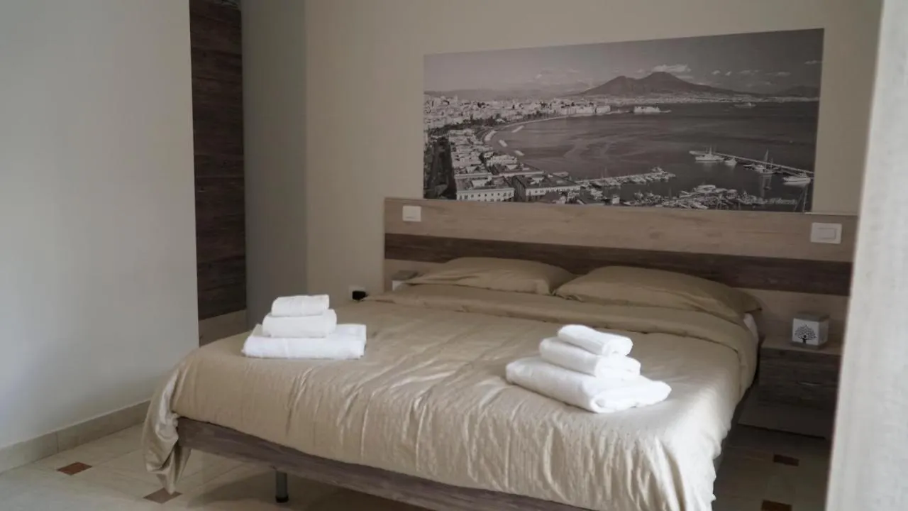 Donna Vicenza Bed & Breakfast Неаполь