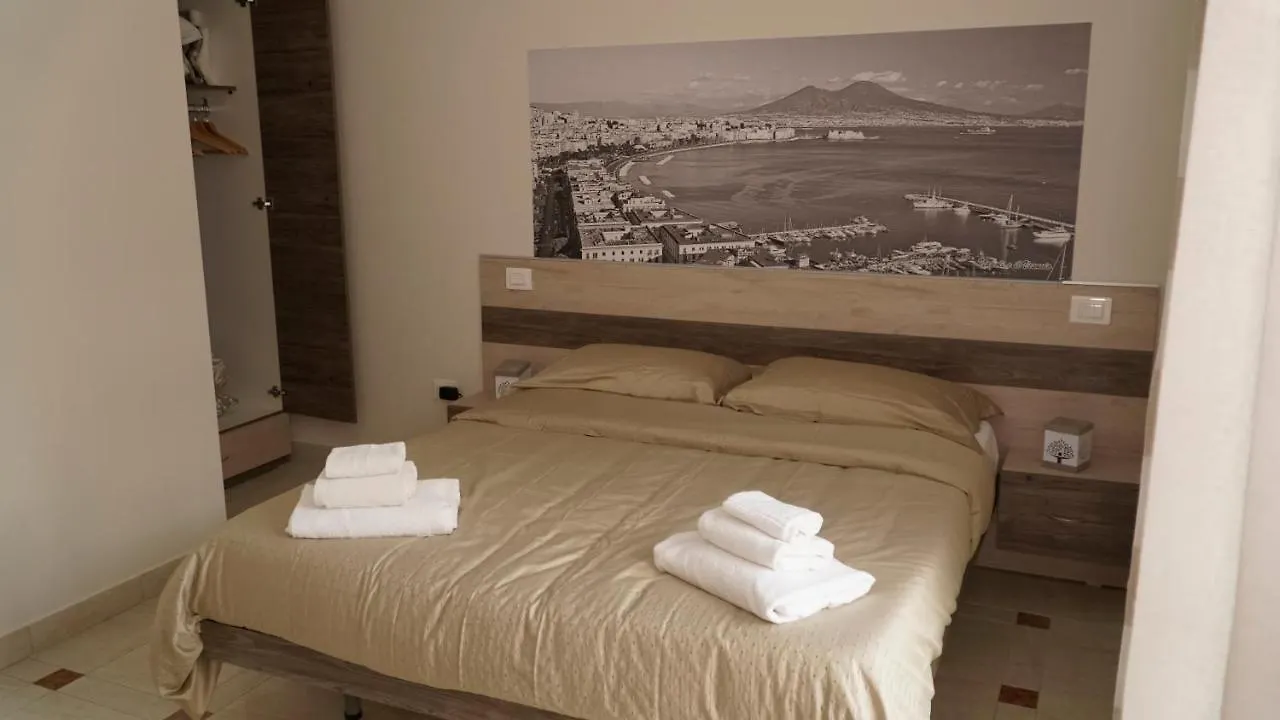 Donna Vicenza Bed & Breakfast Неаполь Италия