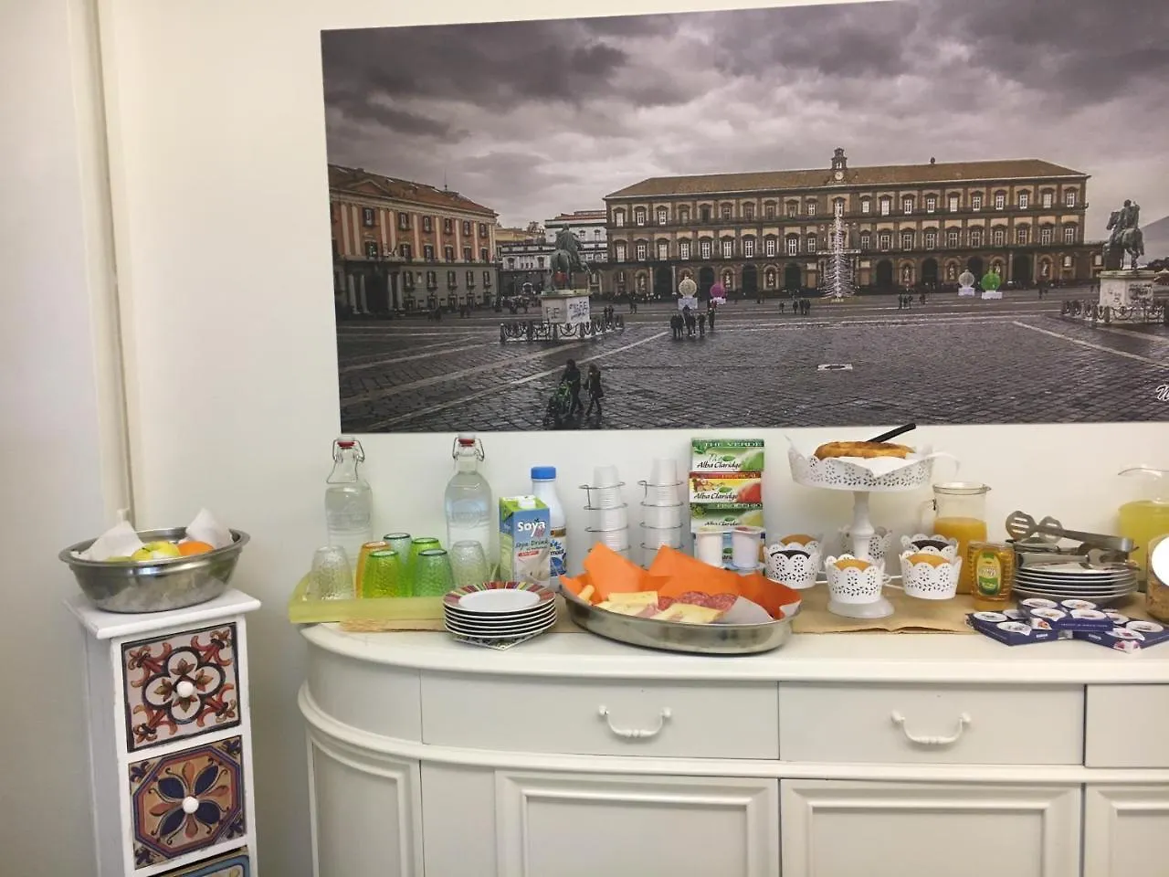 Donna Vicenza Bed & Breakfast Неаполь