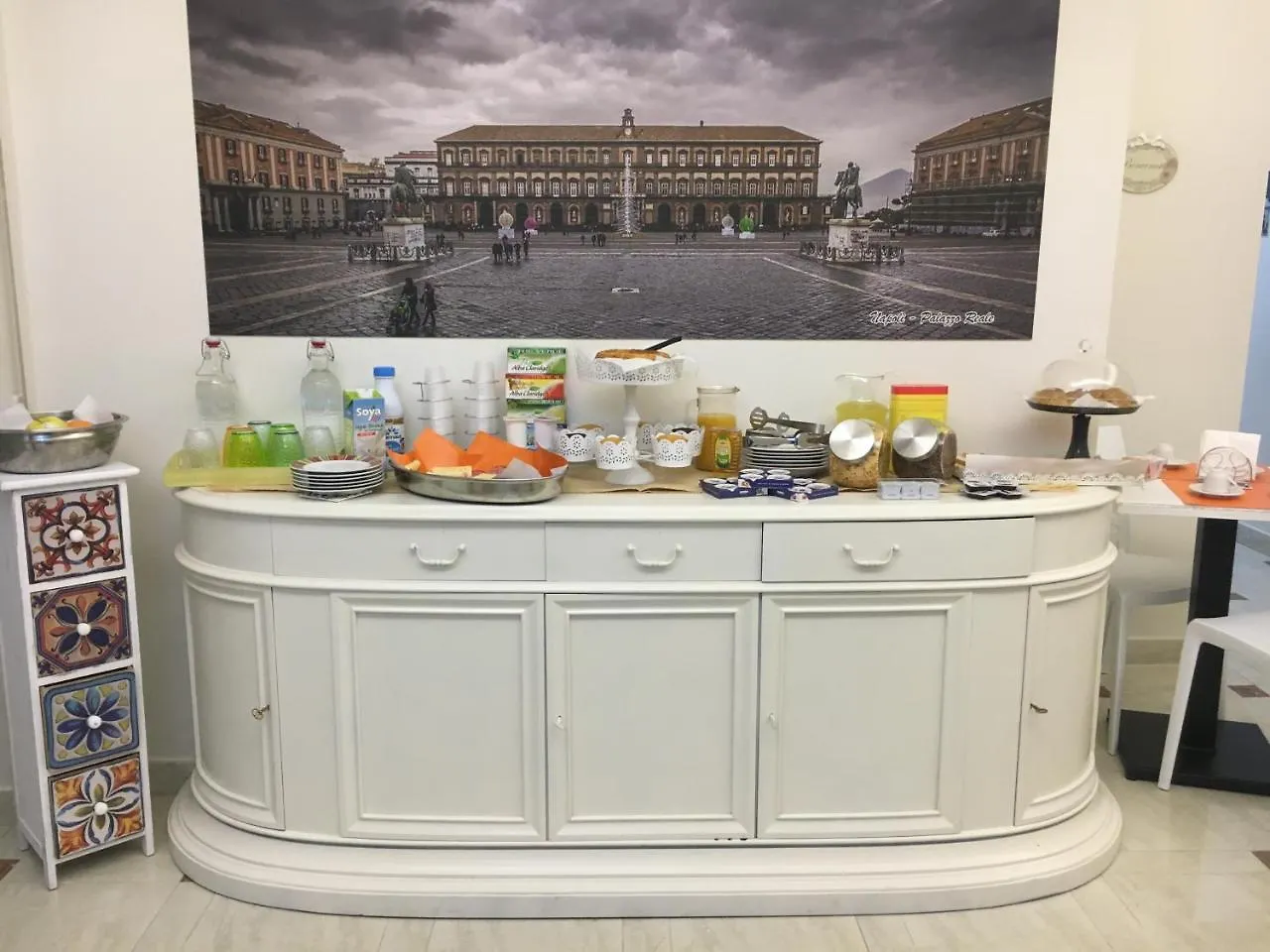 Donna Vicenza Bed & Breakfast Неаполь